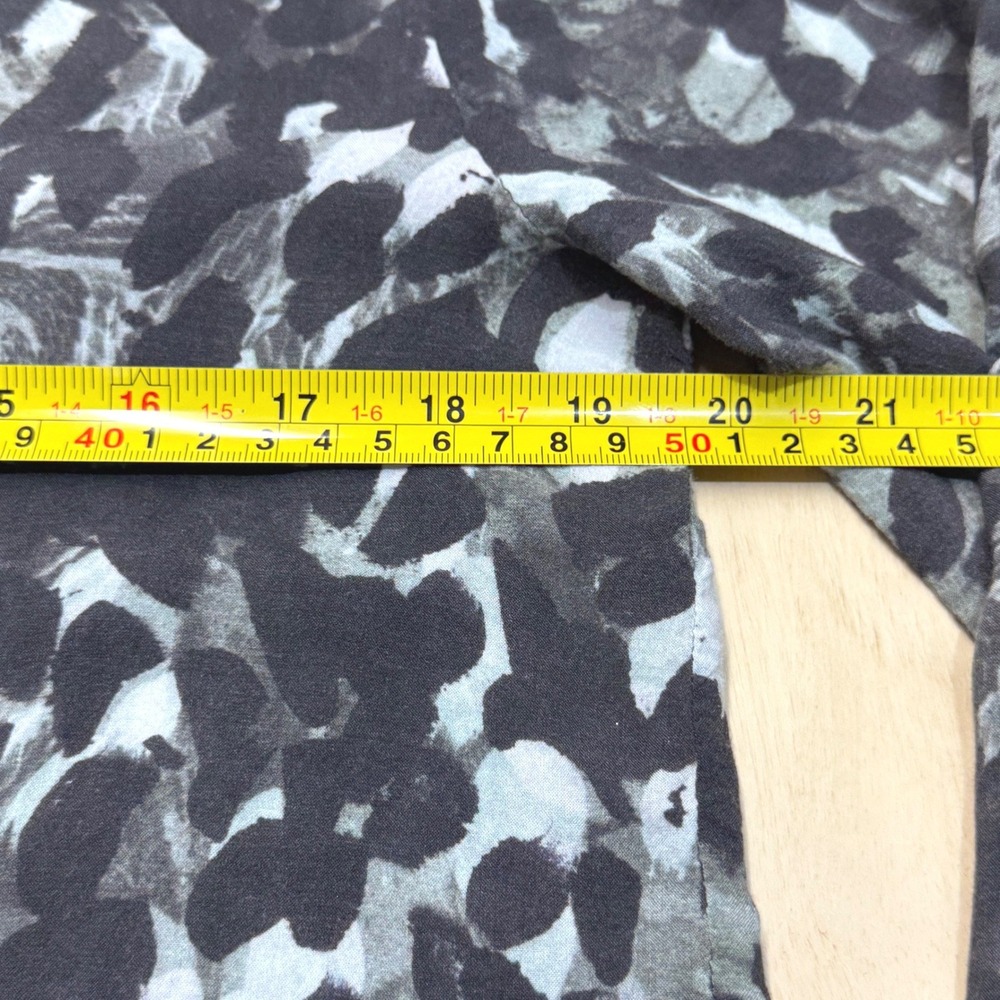 Anthropologie Cloth & Stone Shirt M Abstract Animal Print Tie Front Button Down - Picture 9 of 10